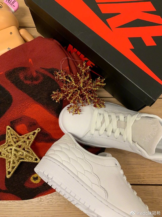 Air Jordan 1 Centre Court,New  冠希的圣诞礼物！超限量 AJ1 终于来了！真羡慕今天抢到的人！