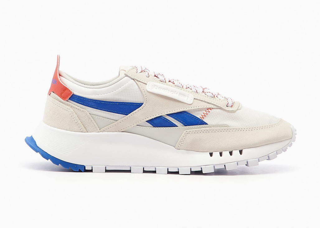Reebok,Classic Leather Legacy,  蓝灰撞色 Logo！这双 Reebok 跑鞋你打几分？