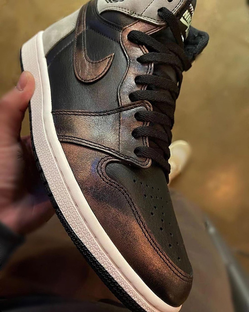 Air Jordan 1 Retro Hi,AJ1,Ligh  变色龙又来了！幻彩酷灰 Air Jordan 1 首次曝光，年初发售！