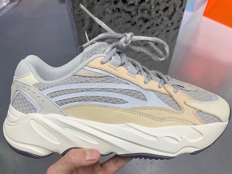 adidas,Yeezy Boost 700 V2,Crea  像极了天价首发配色！全新 Yeezy 700 V2 实物图曝光！