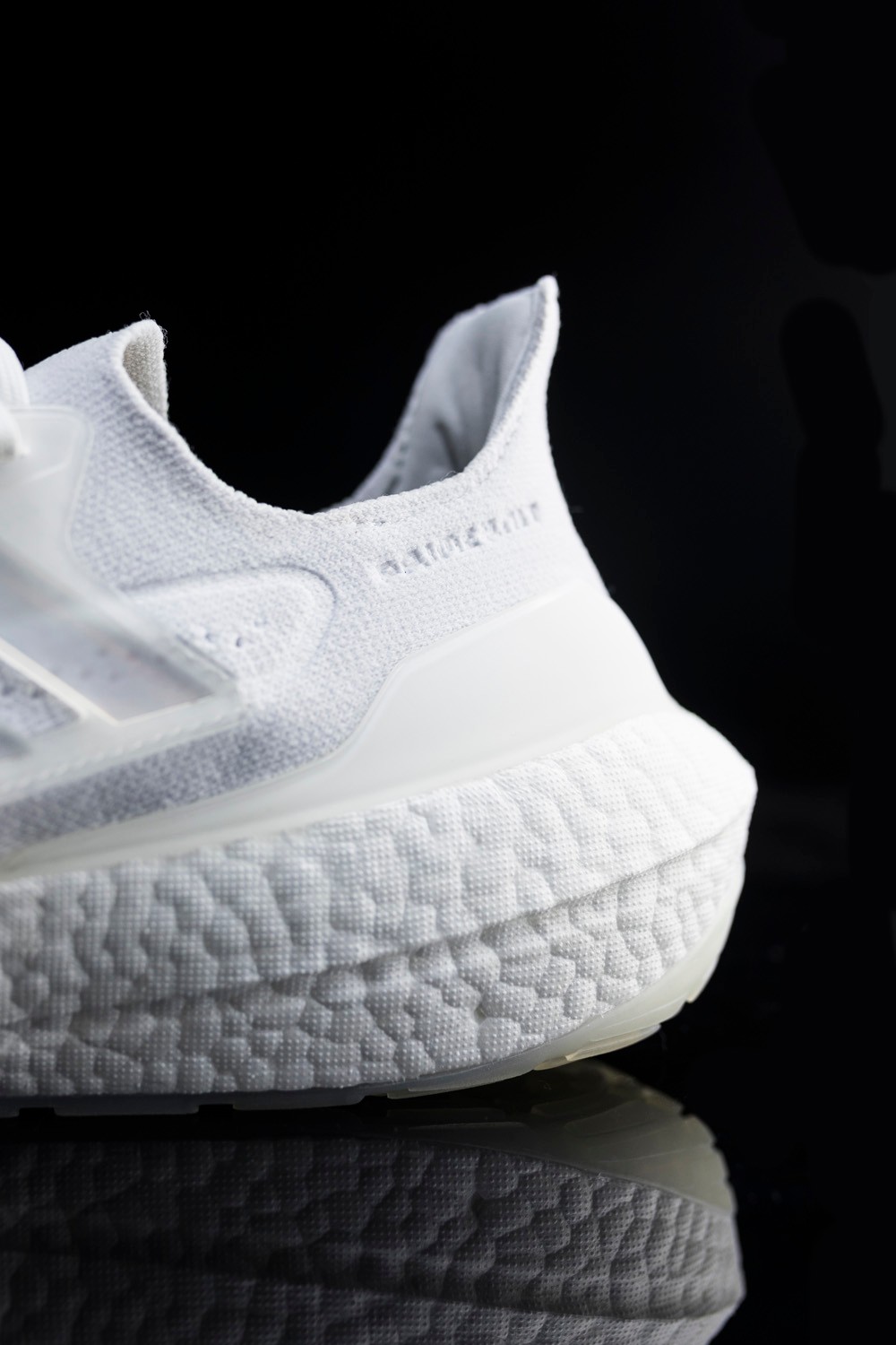 adidas,Ultra Boost 2021  限量 500 双！今天发售！这才是 Boost 终极形态！网友：真的太大了…