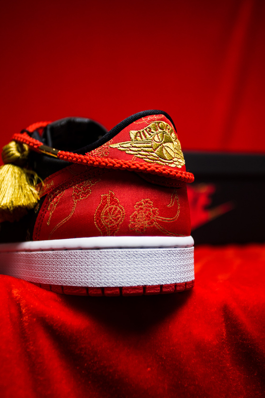 限量,8500,双,市价,三千,今年,「,最强,CNY,球鞋  限量 8500 双！市价三千！今年「最强 CNY 球鞋」开箱上脚！明天发售！