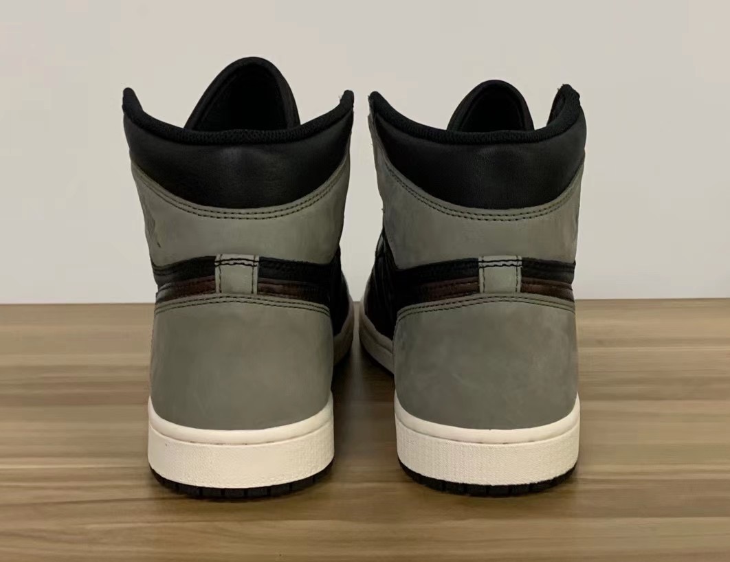 555088-033,AJ1,Air Jordan 1 555088-033 酷灰 AJ1 来了！居然还是「变色龙」！你给打几分？
