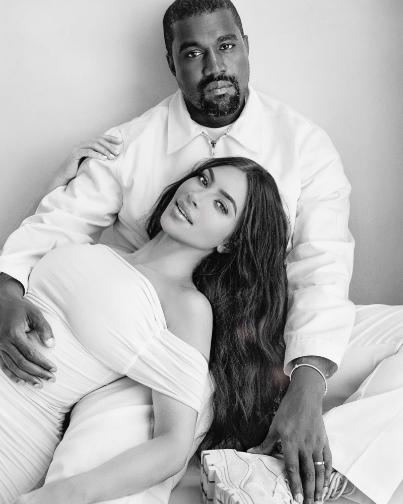明星球鞋  打破离婚传闻？！卡戴珊比基尼造型再次带货 Yeezy，性感十足！