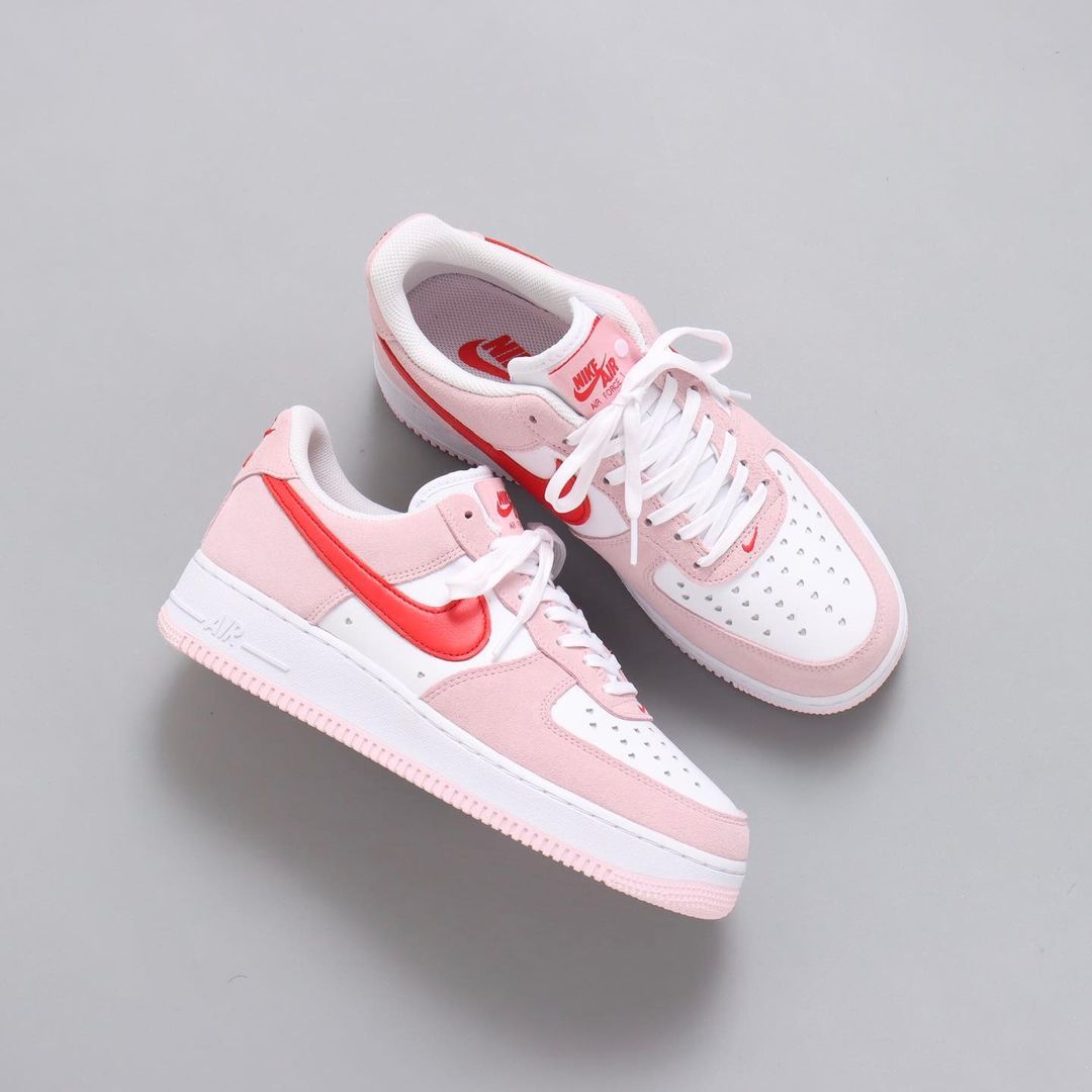 Nike,AF1,Air Force 1,DD3384-60  女码市价破四千！情人节 AF1 本周发售！