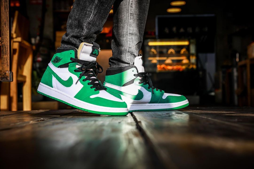 AJ,Air Jordan 1 Zoom CMFT,Stad  喜力配色既视感！白绿 Air Jordan 1 Zoom 实物上脚曝光！