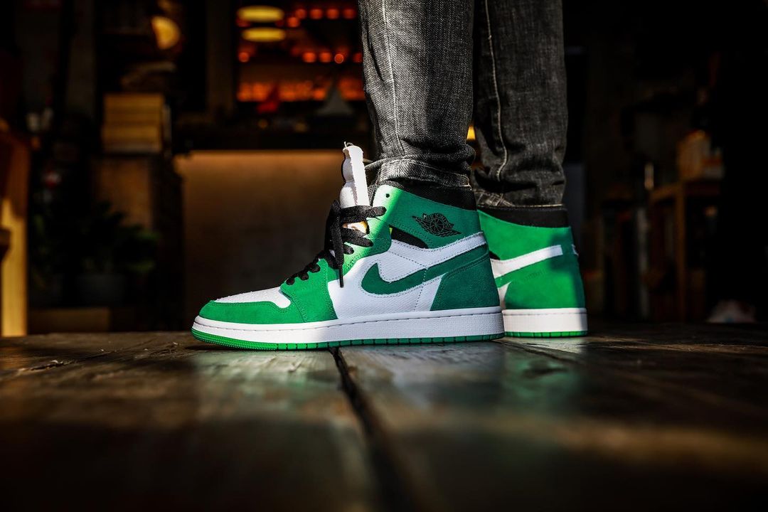 AJ,Air Jordan 1 Zoom CMFT,Stad  喜力配色既视感！白绿 Air Jordan 1 Zoom 实物上脚曝光！