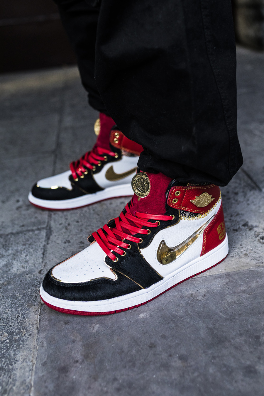 AJ1,Air Jordan 1  这些「超好玩新鞋」只有过年才能见！AJ1 钩子里灌水！还有超限量盲盒！