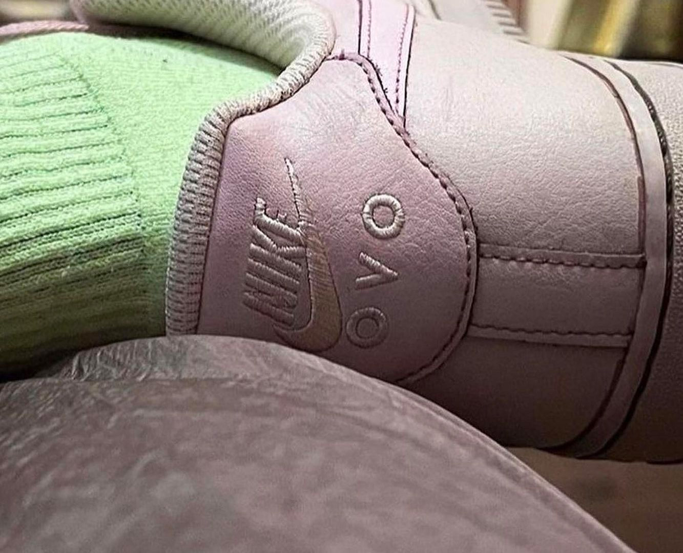 OVO,Air Force 1,AF1,Nike,Drake  近期曝光的 OVO AF1 是接下来的联名新品吗？答案来了！