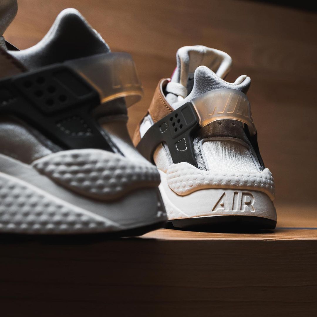 Stüssy,Nike,Air Huarache LE,D  市价翻三倍！今早 Stüssy x Nike 你抢到了么？