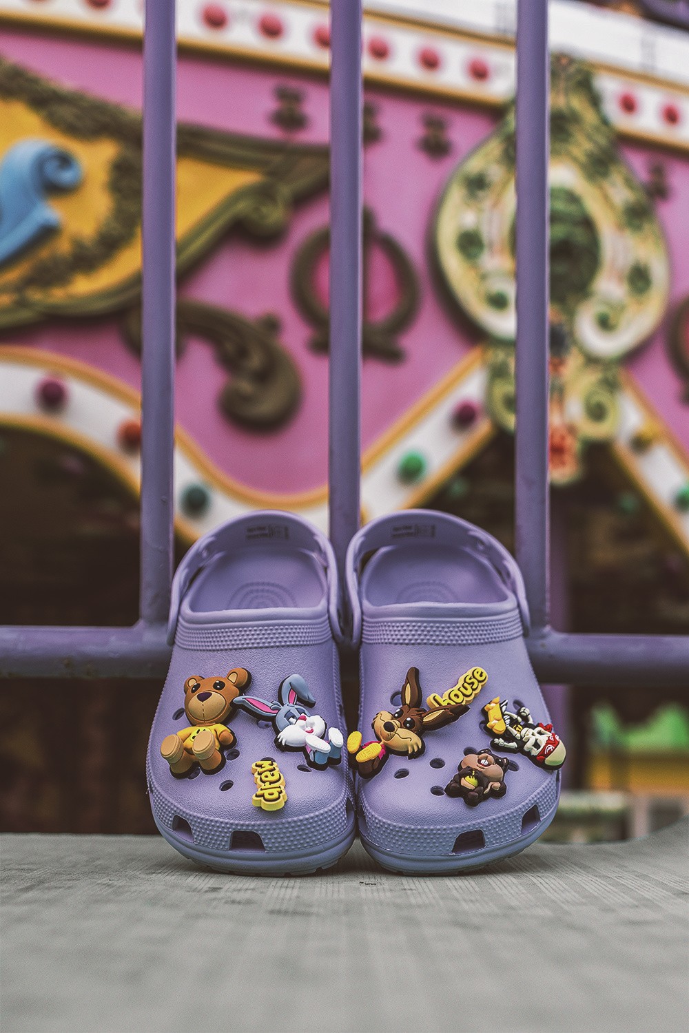 PALACE,Crocs  「沙漠迷彩」够街头！PALACE 联名新鞋曝光，辨识度超高！