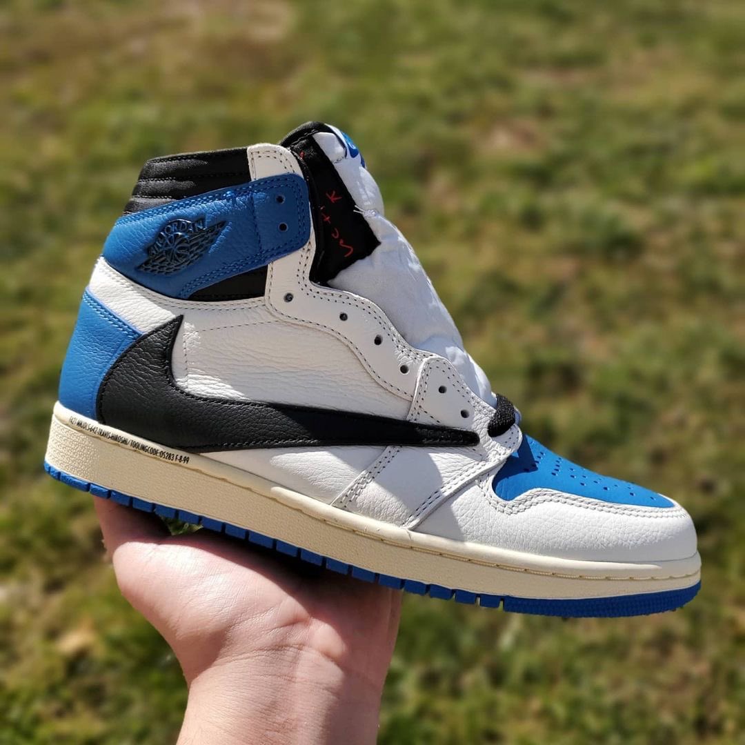 Air Jordan 1,AJ1,Travis Scott,  闪电倒钩 AJ1 新图曝光！网友：有一点我不满意！！！