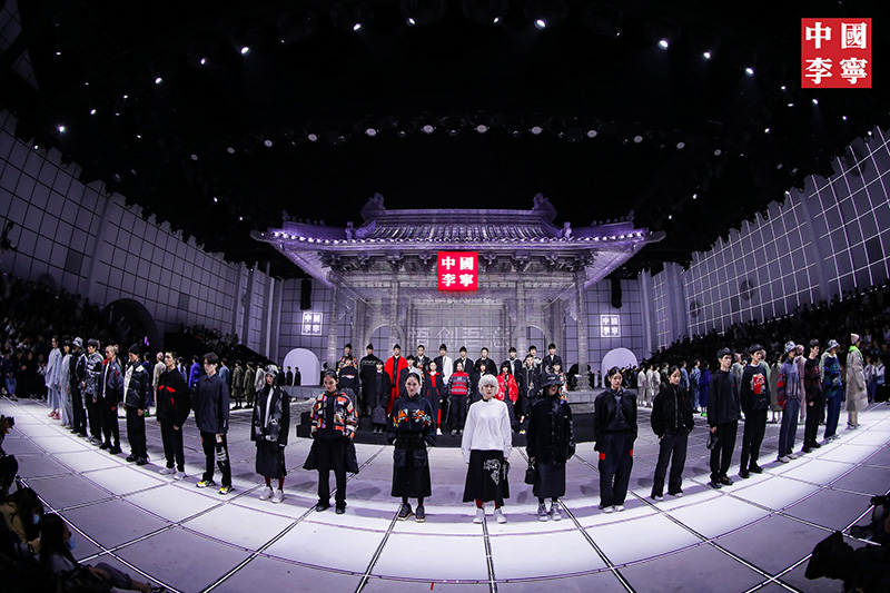 孙红雷,上身,「,中国,李宁,」,秋冬,大秀,明星,  孙红雷上身「中国李宁」！21 秋冬大秀，明星云集！