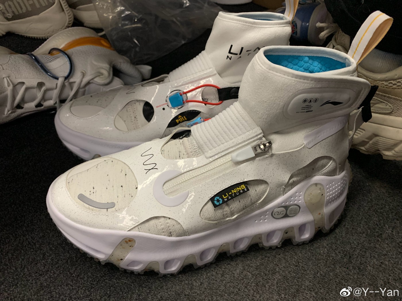 李宁,伍行 BOOT  Gore-tex 金字招牌！穿上增高 5cm！这样的鞋真是头一次见！