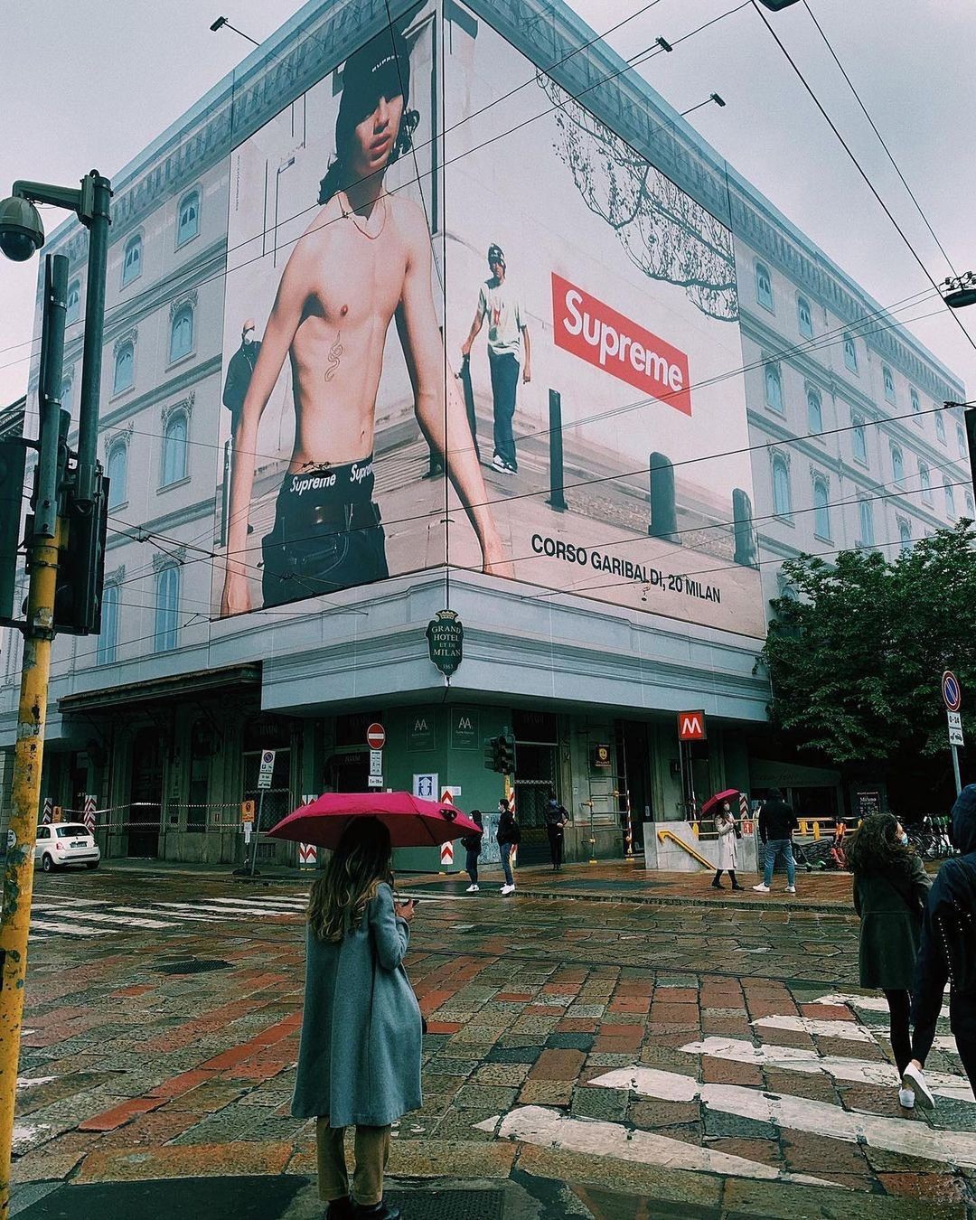 Supreme  开进山寨大本营！Supreme 将在意大利开设首间店铺