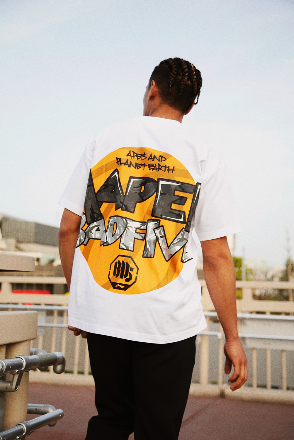 Aape,李宁反伍,BADFIVE,发售  强强联手！李宁反伍和 Aape 打造玩街球的猿人军团！