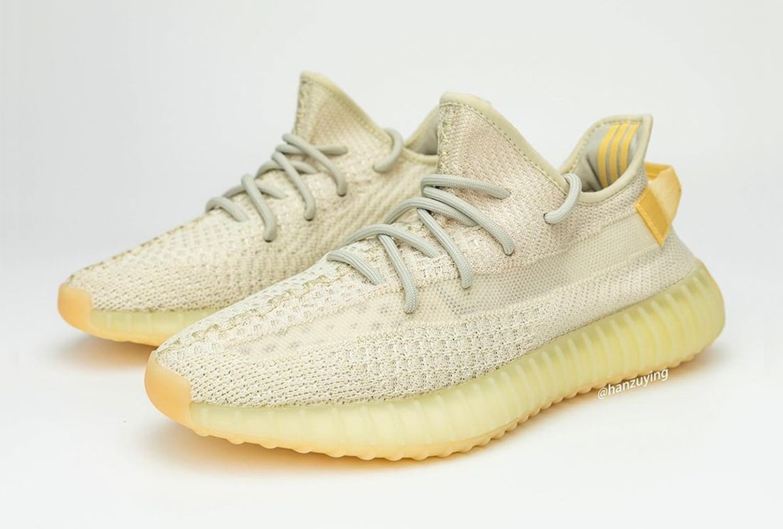 Yeezy 350 V2,adidas,发售,GY3438  新玩法！今夏这款 Yeezy 350 V2 会变色！两种造型差别巨大！