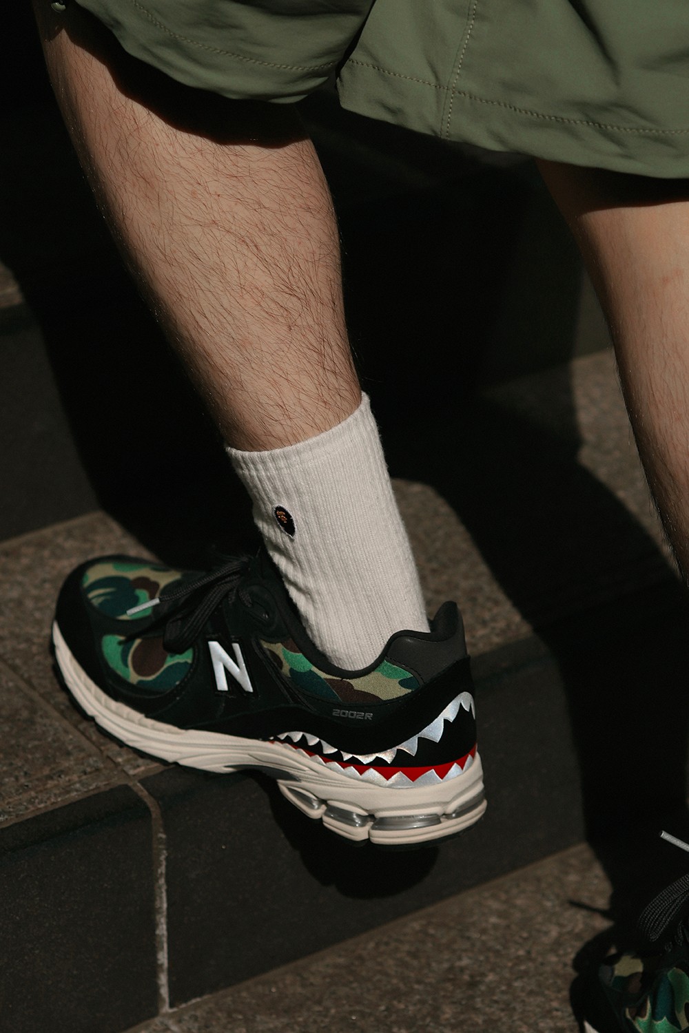 BAPE,New Balance,2002R  近期黑马鞋型！BAPE「鲨鱼联名」太凶了！发售日期确认！