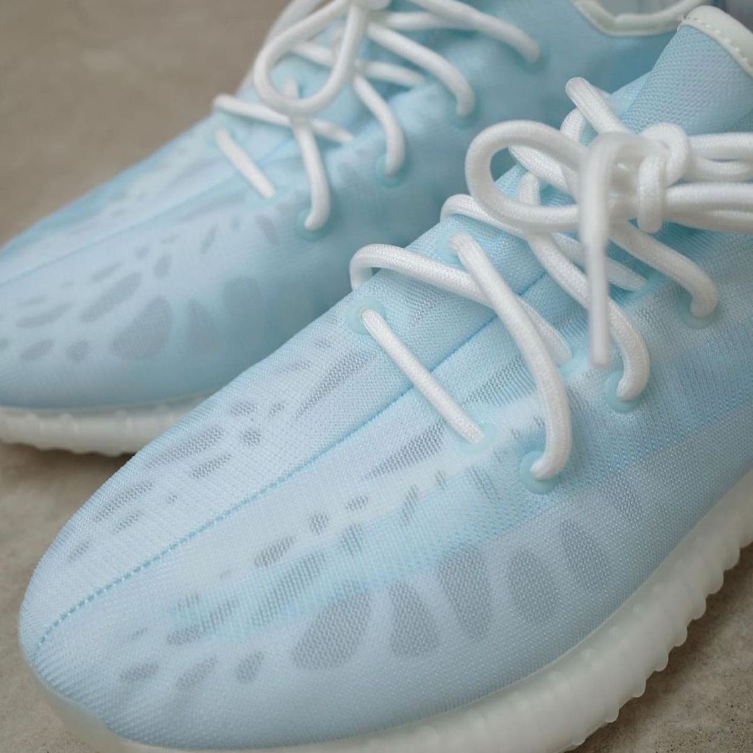 Yeezy,350 V2,Mono Ice  冰蓝 3.0！全新配色 Yeezy 350 V2 上脚照曝光！