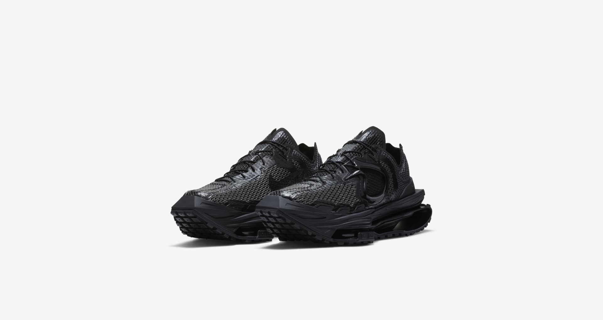 Nike,MMW 4,DC7442-001,DC7442-8  Nike 天价联名又来了！MMW「坦克鞋」现已上架 SNKRS！