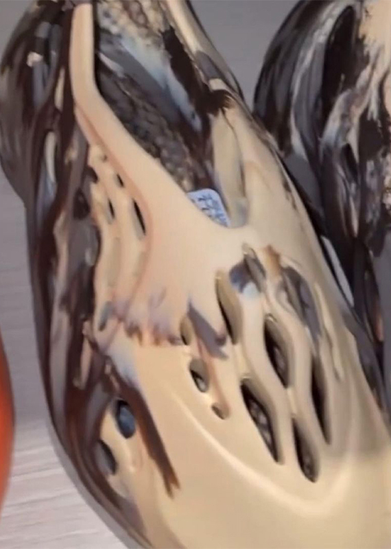 Yeezy,Foam Runner,MXCRCL  「提拉米苏」配色加持！全新 Yeezy「洞洞鞋」实物曝光！