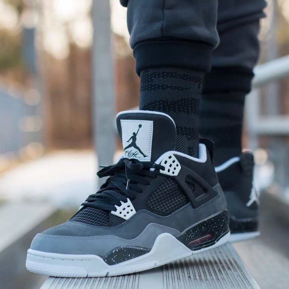 AJ,AJ4,Air Jordan 4,White Oreo  提前一个月上脚！「奥利奥」AJ 全网最快开箱！现在穿这鞋的真不是一般有钱人！
