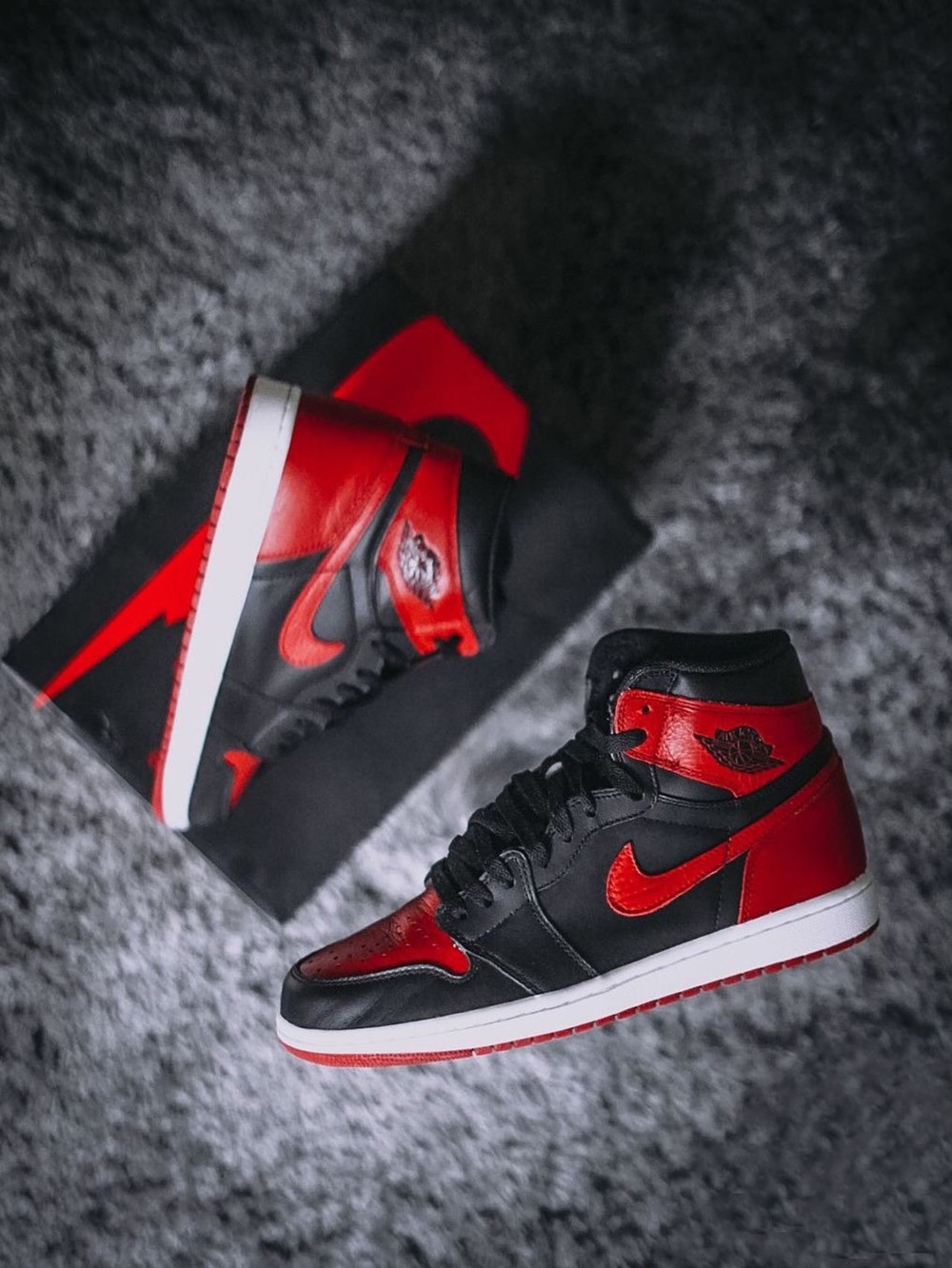 AJ1,Air Jordan 1 High OG,Bred  时隔五年即将回归！「黑红禁穿 AJ1」最新上脚图曝光！