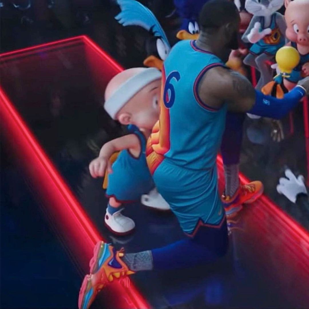 Nike,LeBron 19,发售  LeBron 19 清晰实物来了！超大气垫真离谱！下月发售！
