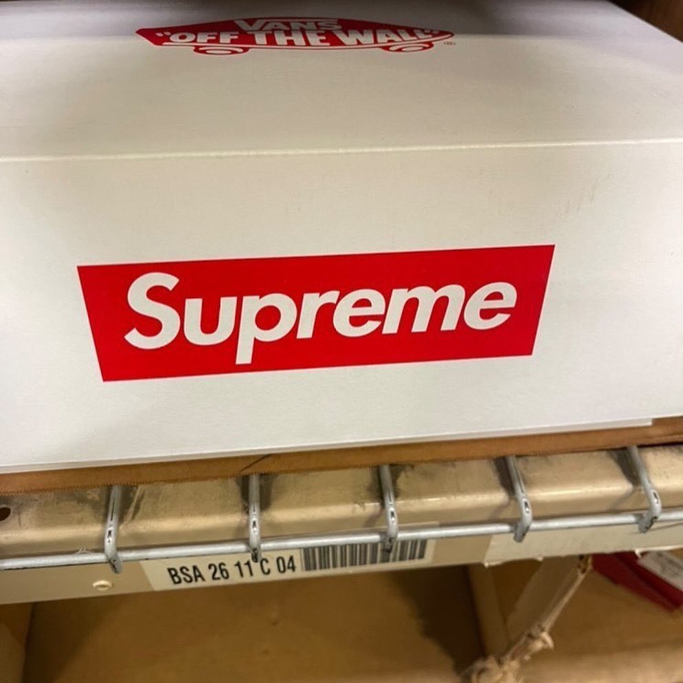 Supreme,Vans,发售  密恐劝退！Supreme x Vans 新联名你受得了吗？
