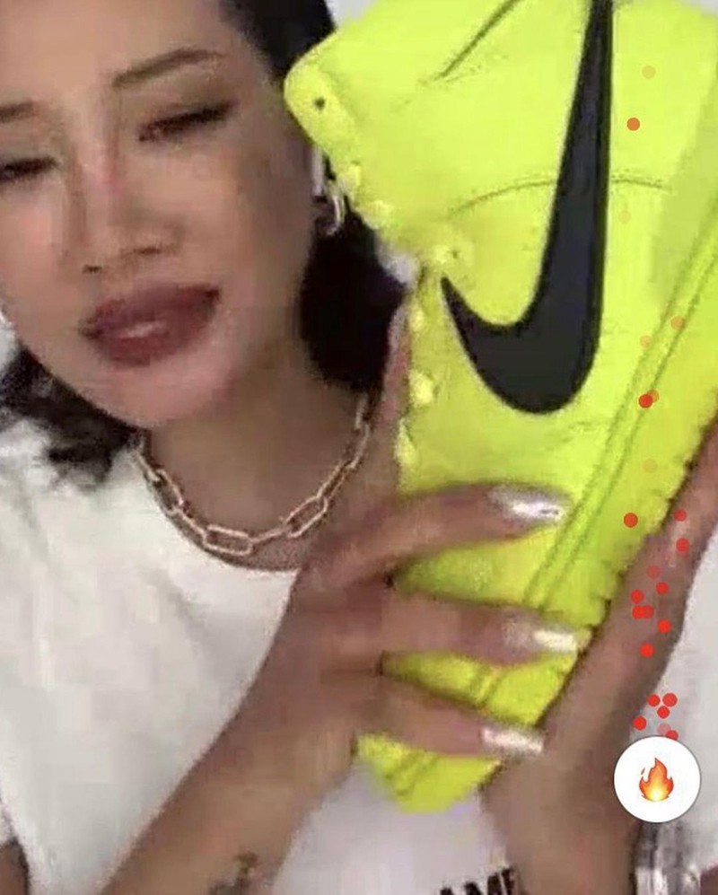 Nike,Dunk High,AMBUSH  下一款市售配色？主理人亲晒「荧光绿」AMBUSH x Dunk Hi