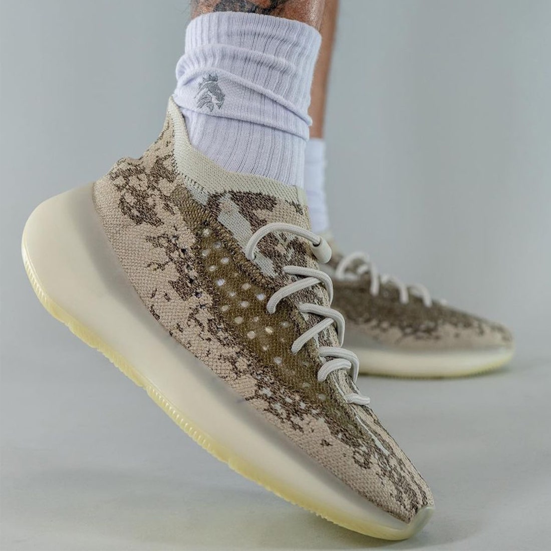 adidas,Yeezy Boost 380,GZ0473,  大地色 Yeezy 新品又来了！上脚照首次曝光！