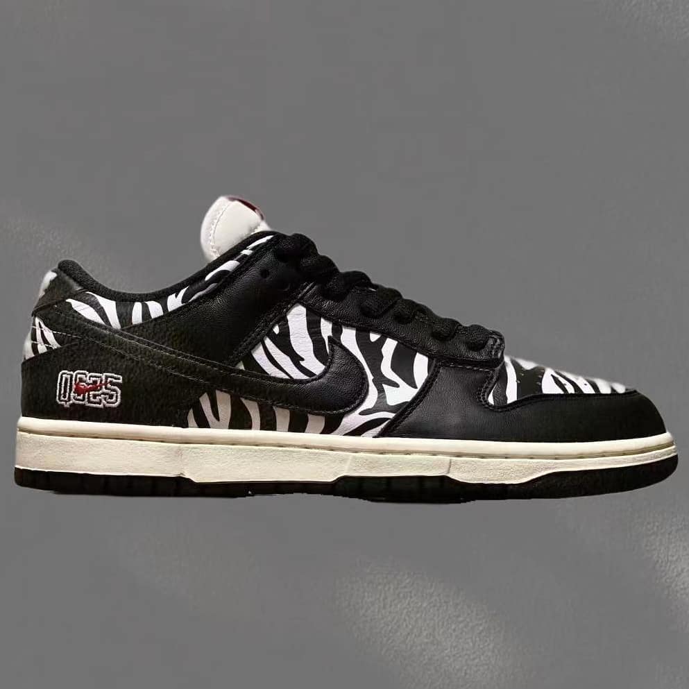Nike,Dunk Low,Quartersnacks  「斑马」Dunk SB 首次曝光！这气质越看越上头！