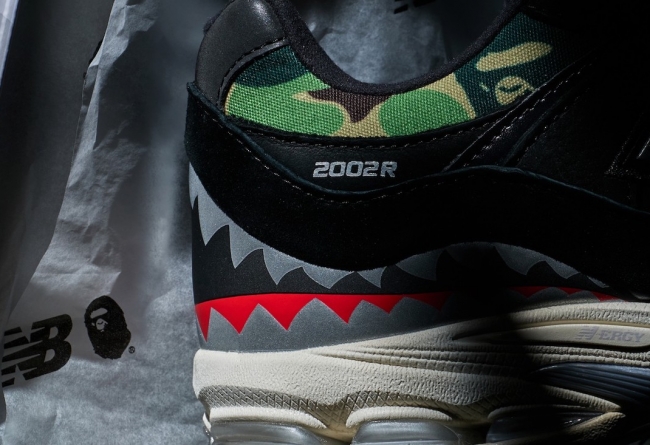 New Balance,2002R,Rain Cloud,P  今年最火鞋型之一！「不规则剪裁」2002R 质感粗犷又细腻！