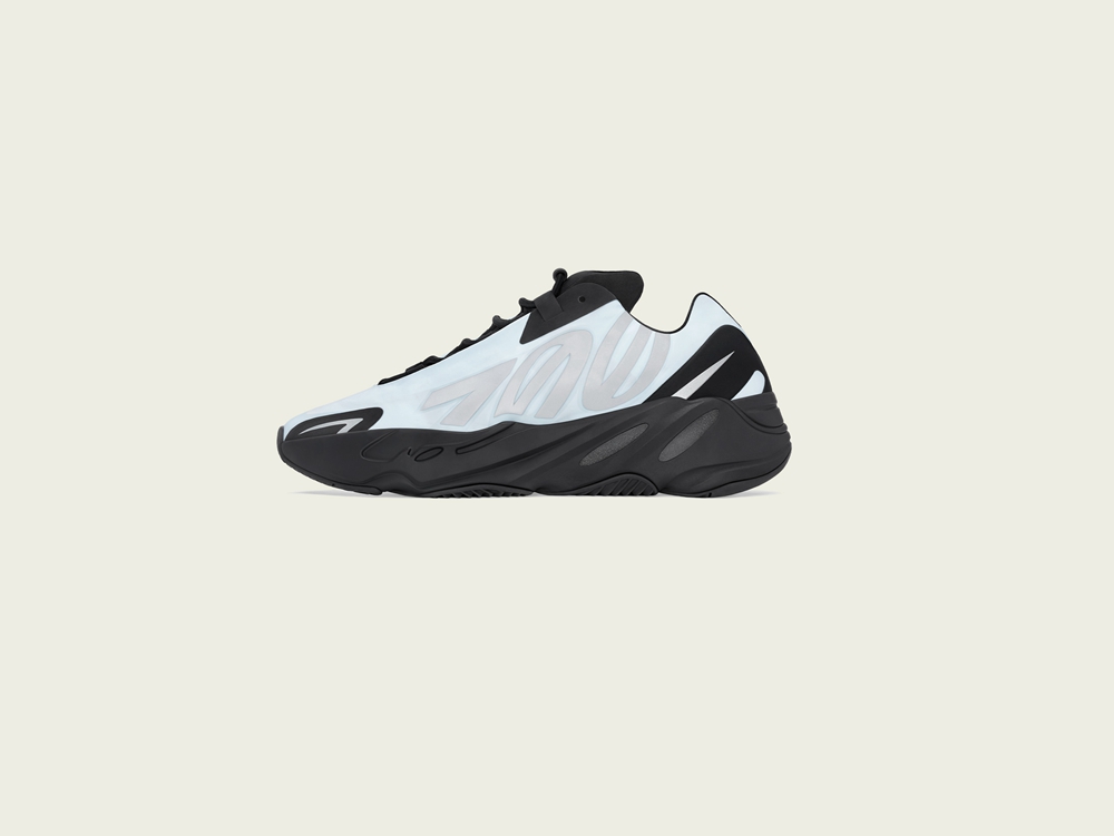 Yeezy 700 MNVN,adidas,发售  清爽又百搭！冰蓝 Yeezy 700 MNVN 刚刚开始登记！