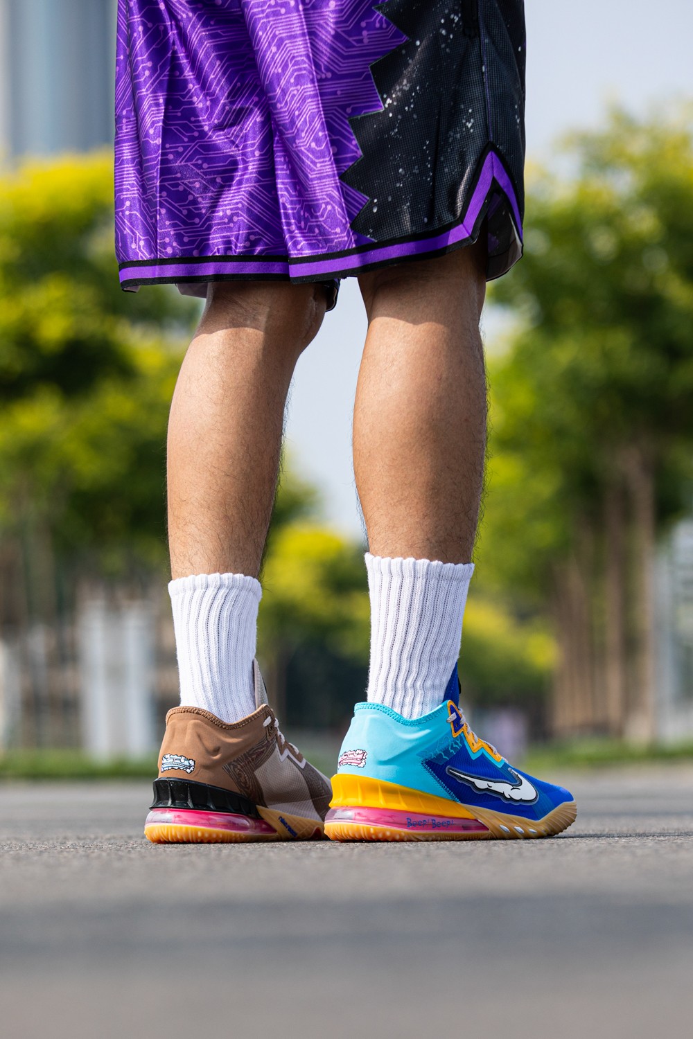 Nike,詹姆斯,Lebron 18 Low,大灌篮,兔八哥  耐克雪藏 25 年的「王炸球鞋」扎堆发售！每双都有特别彩蛋！