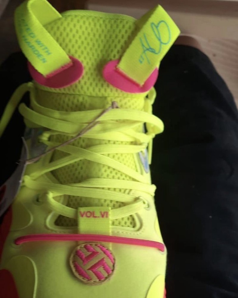 adidas,哈登,Harden Vol. 6  这颜值你打几分？哈登 6 代实物曝光！满分一百，我给…