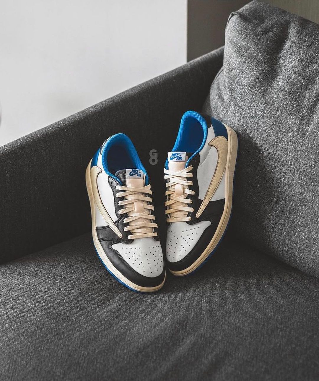 闪电,反钩,UNDFTD,Nike,AJ,OFF-WHITE  市价￥8000！「闪电倒钩」明日发售！还有 UNDFTD 联名！