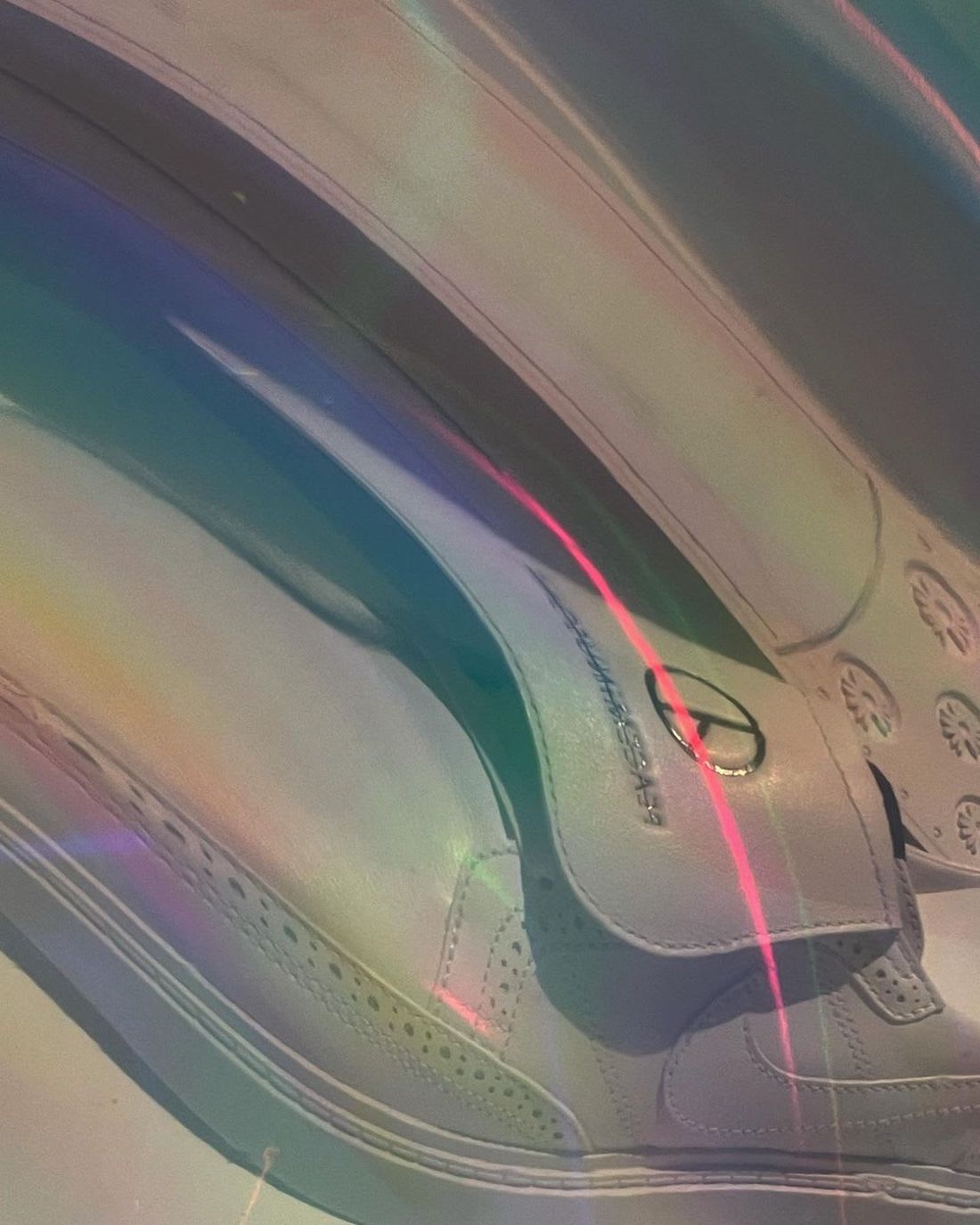Nike,权志龙,PEACEMINUSONE,Kwondo  质感奢华！权志龙亲晒 Nike 联名新鞋！鞋底都有小雏菊！