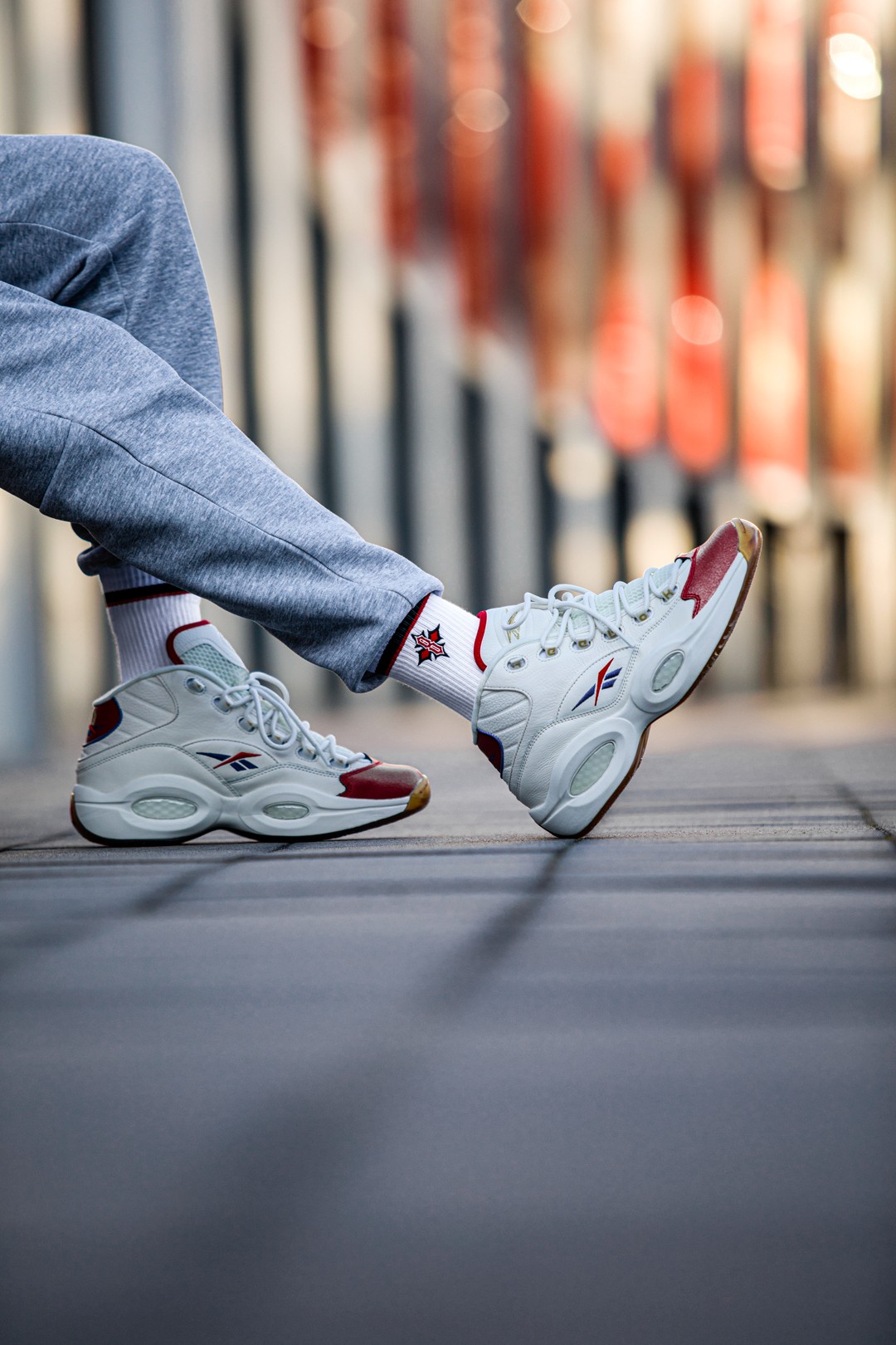 Reebok,Question mid,Red Toe  时隔 25 再度翻红！经典「红脚趾」刚刚登场！网友：爷青回！