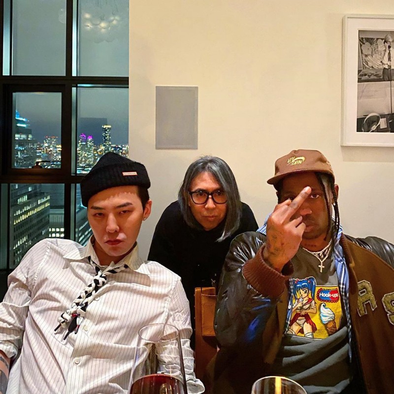 游艇,Louis Vuitton,Travis Scott,  GD、冠希眼中的「大 BOSS」！他的联名卖到上千万！却还有鞋友嫌弃他...