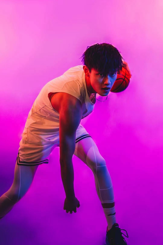 李宁,曾凡博,闪击 8 代  中国男篮的未来之星！李宁官宣正式签下曾凡博！