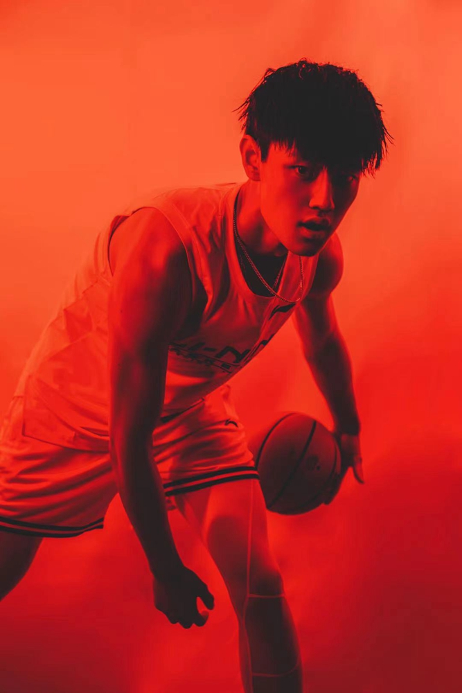 李宁,曾凡博,闪击 8 代  中国男篮的未来之星！李宁官宣正式签下曾凡博！