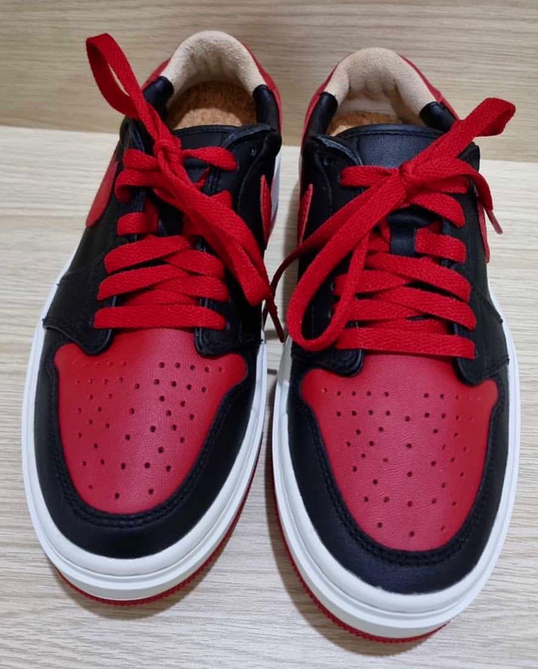 DQ1823-006,Air Jordan 1,LV8D E  「高配」黑红 AJ1！全新造型官图曝光！