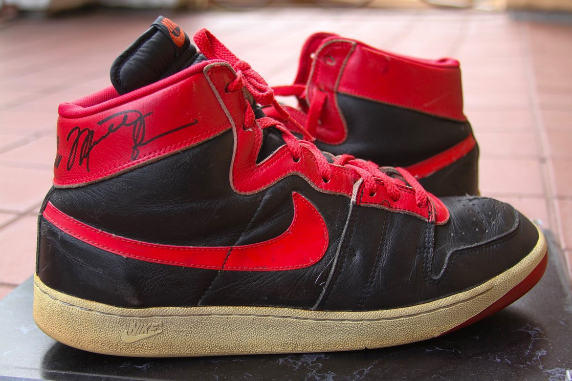 AJ1,Air Jordan 1 High OG,Rebel  影子带个叉！新「禁穿」AJ1 实物曝光！