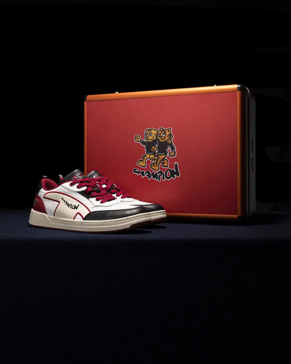 Champion,虎年,CNY  虎年「黑脚趾」曝光！还是中国限定！手提箱鞋盒太帅了！