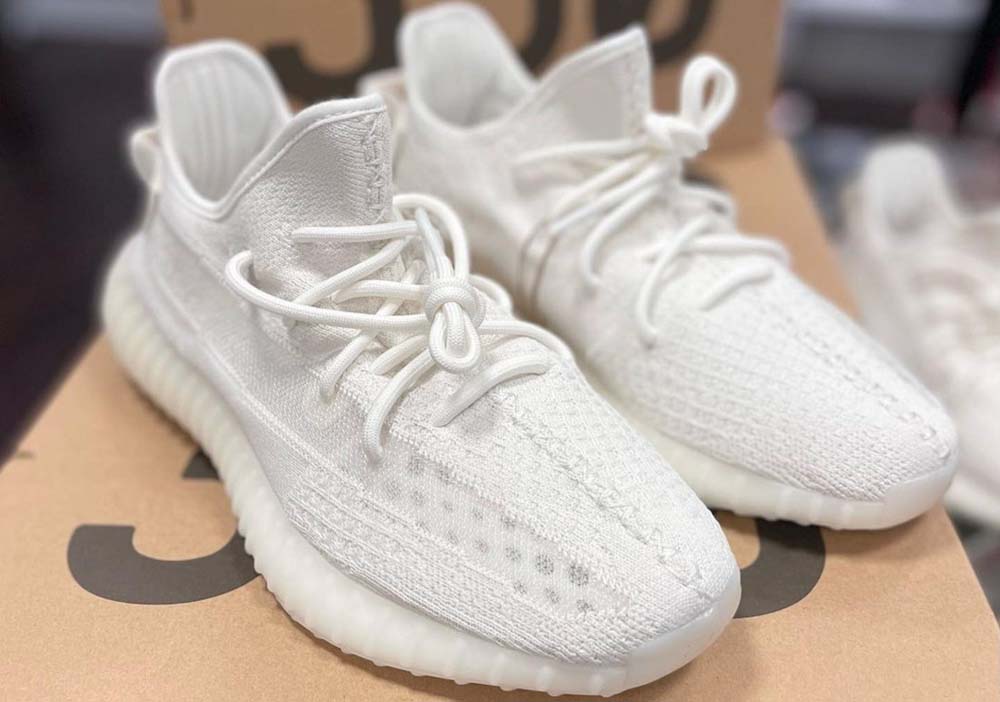 Yeezy,「,纯白,2.0,」,作为,Yeezy,系列,人  Yeezy「纯白 2.0」发售临近！夏日最美小白鞋我投他一票！