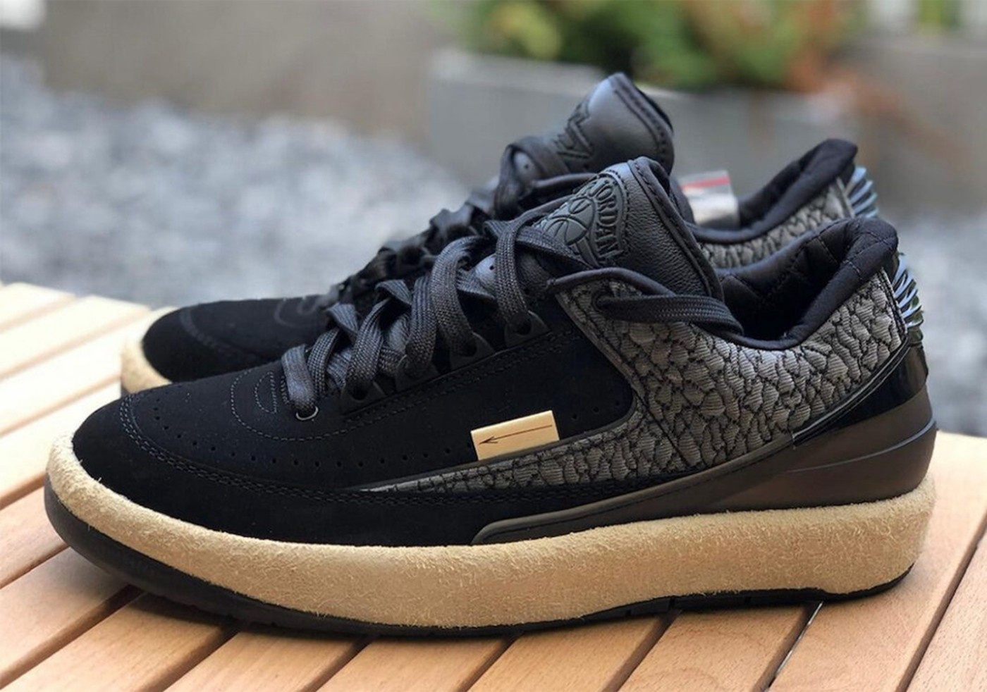 Nike,Air Jordan 2,Responsibili  麂皮中底真没见过！全新配色 AJ2 Low 实物图曝光！