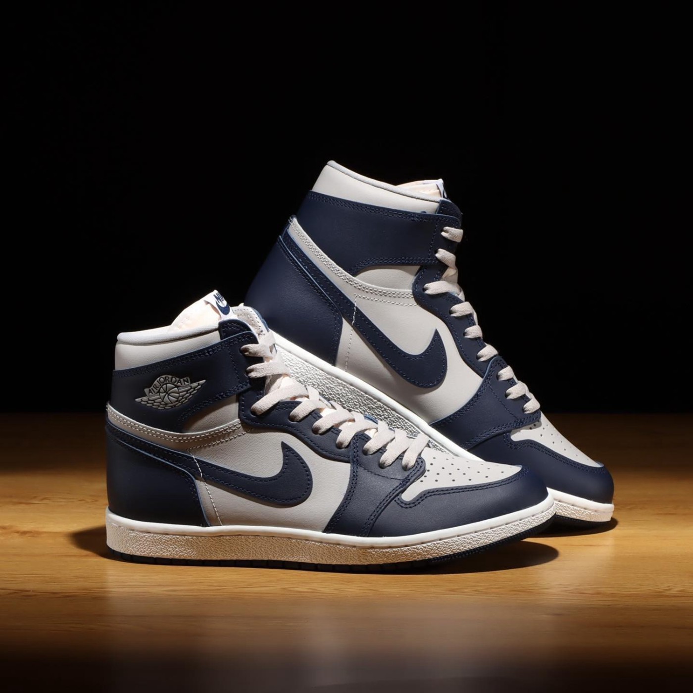 Nike,Air Jordan,元年配色  元年 AJ 都悄悄起飞！白红 AJ4 又涨了大几百！这几双现在抄底来得及！