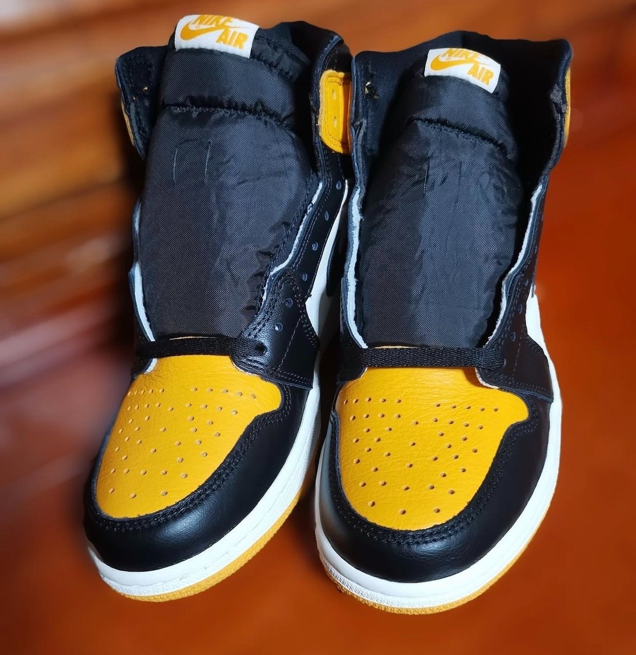 AJ1,Air Jordan 1,555088-711,发售  今年 AJ1 又要火了？！「黑黄脚趾」最新实物曝光！