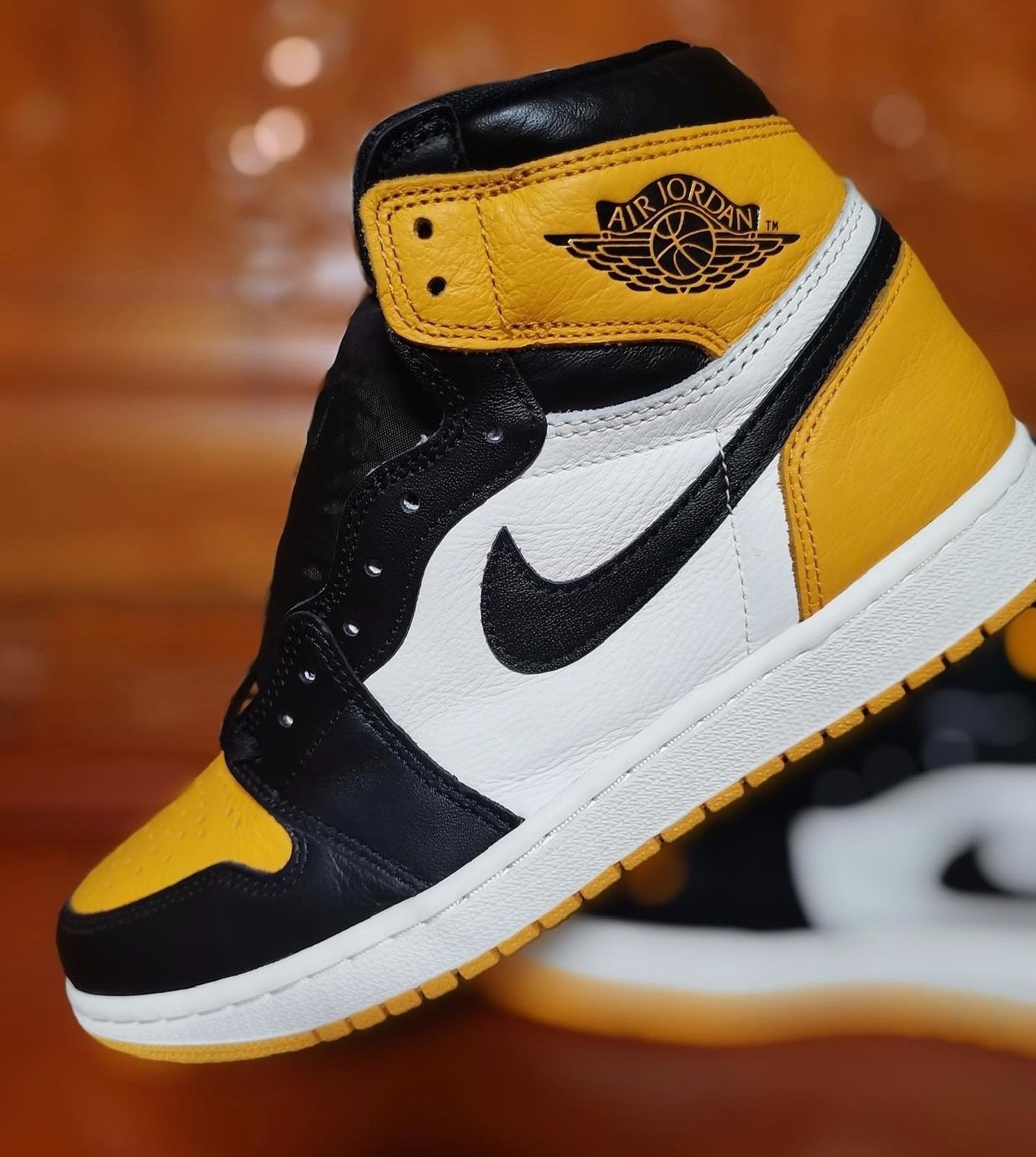 AJ1,Air Jordan 1,555088-711,发售  今年 AJ1 又要火了？！「黑黄脚趾」最新实物曝光！